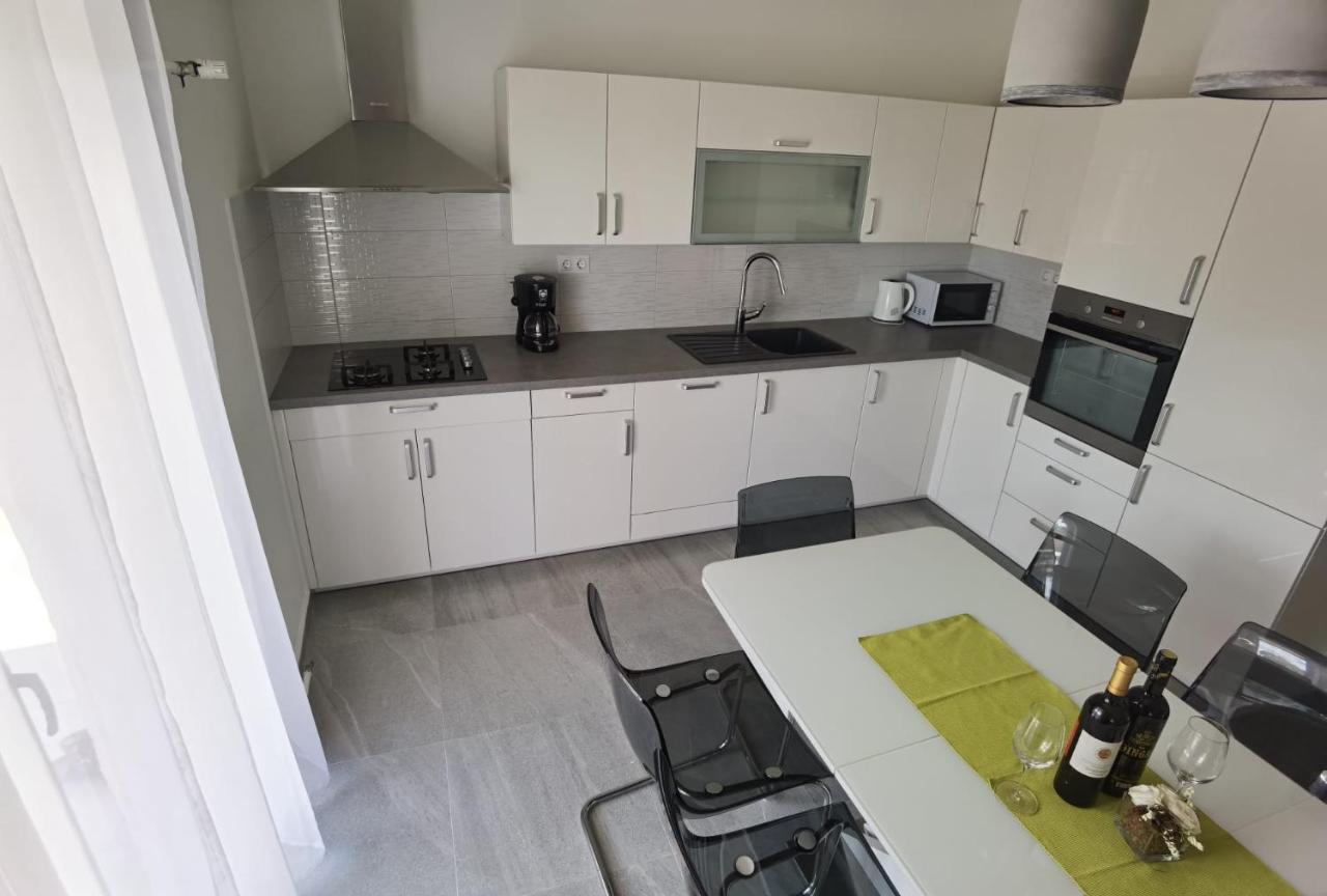Apartman Bura Posedarje Eksteriør billede